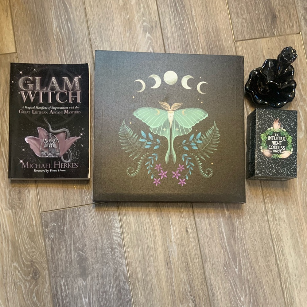 Intuitive Night Goddess tarot Bundle. Dark forest
